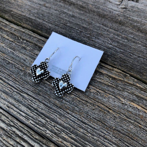 Jewelry - Heart dangle earrings w/black